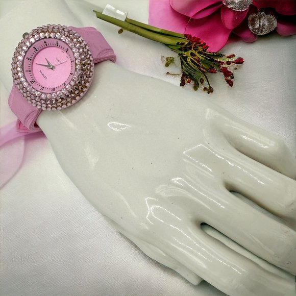 Geneva Crystal Pink Large Face Statement Watch with Japanese Quartz Movement - Picture 2 of 6